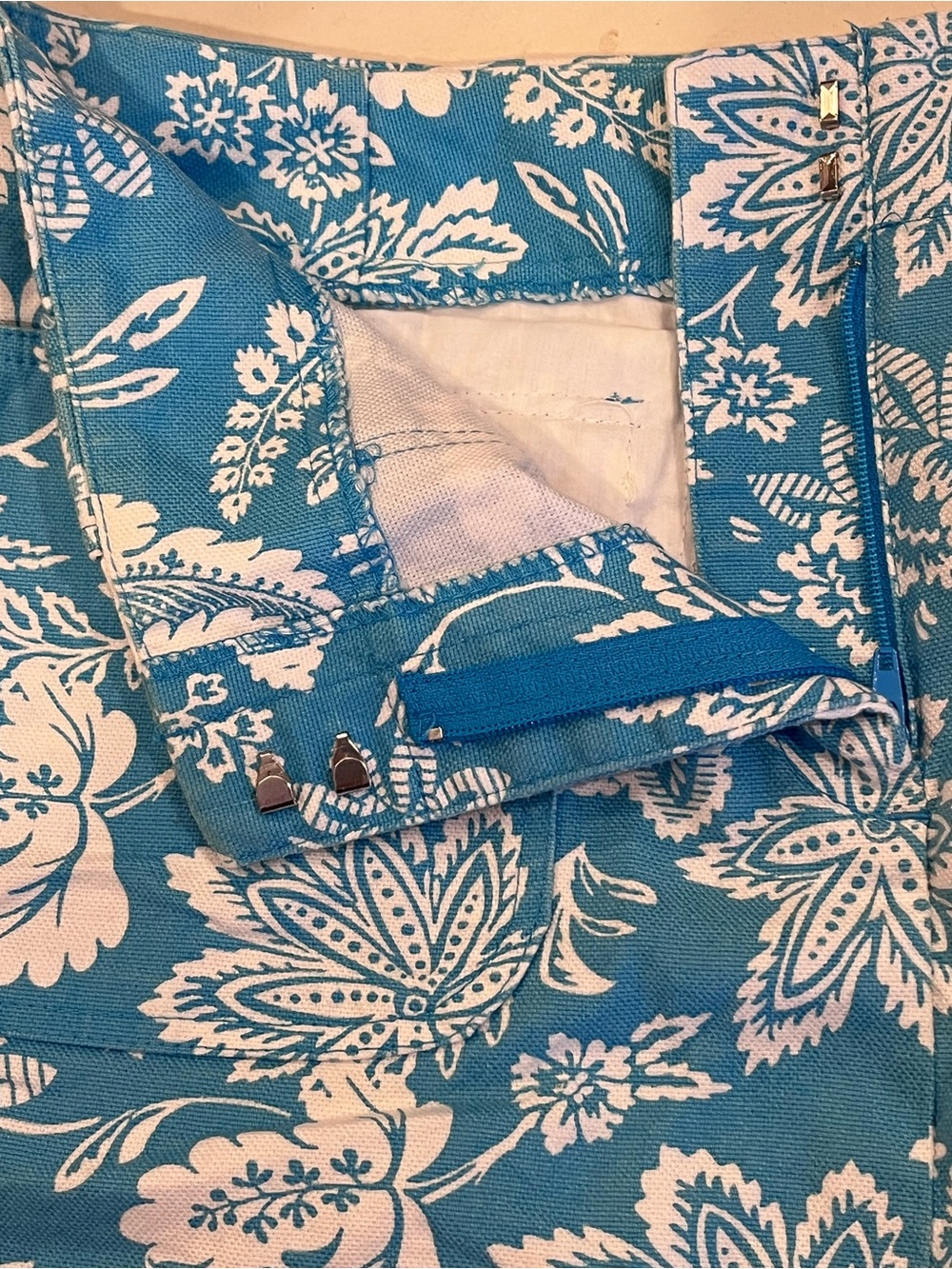 Vintage Y2K Express Blue & White Floral Tropical Mini Skirt 7/8 - Picture 4 of 7